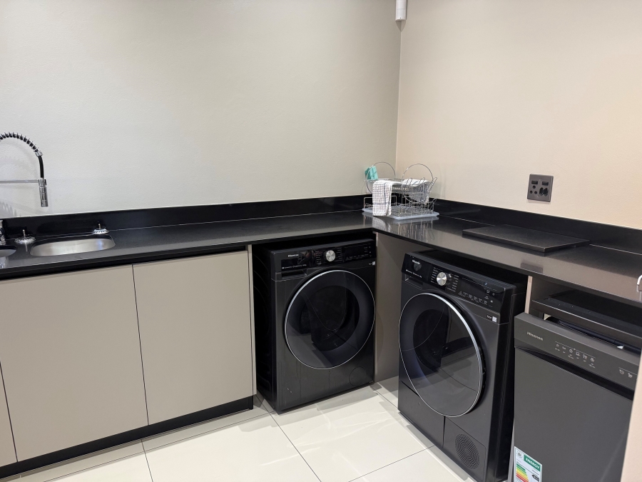 5 Bedroom Property for Sale in Tafelzicht Western Cape